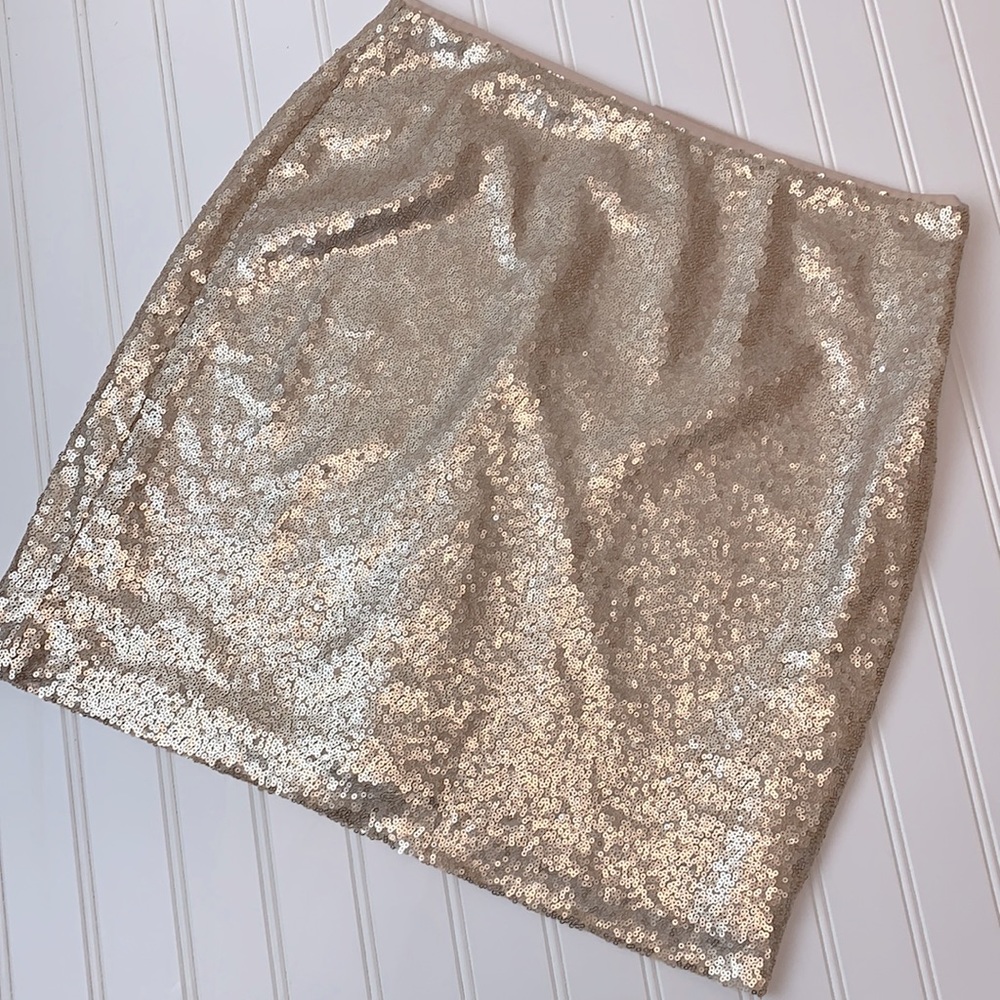 White House Black Market sequined skirt EUC 10